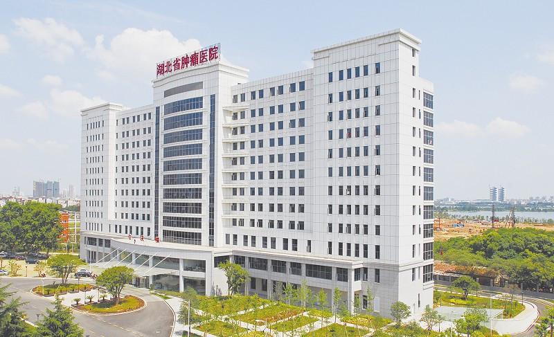 兴亚特精心服务、专业确保用户单位夏日中央空调系统正常运转